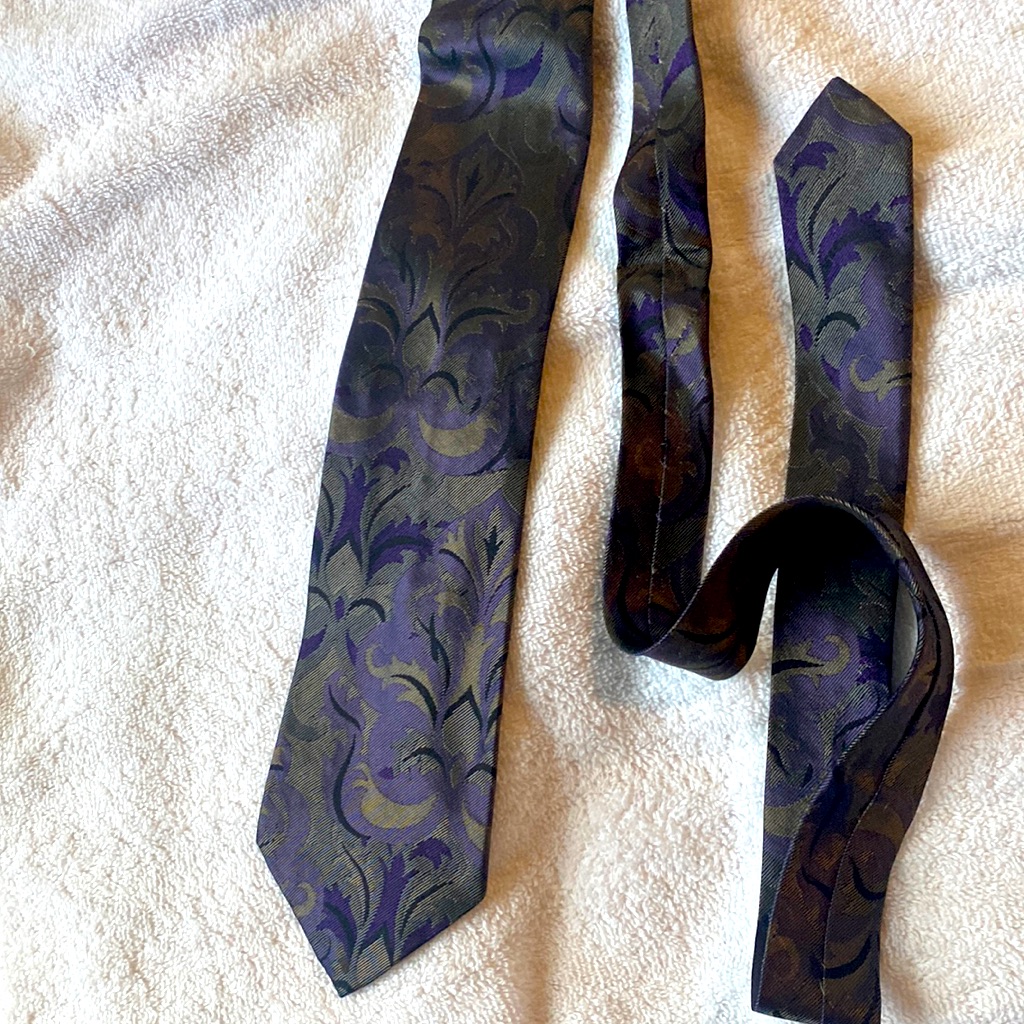 Tie.